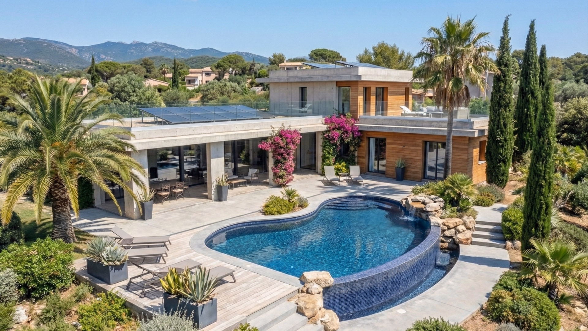 Rénovation complète et gros œuvre pour une villa de luxe à Pinarello par MV BATI EXPERT